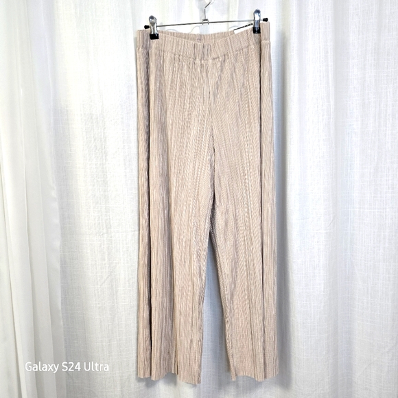 Anne Klein Pants - NWT‎ Anne Klein Beige Fully Lined Flowy Trousers Size M